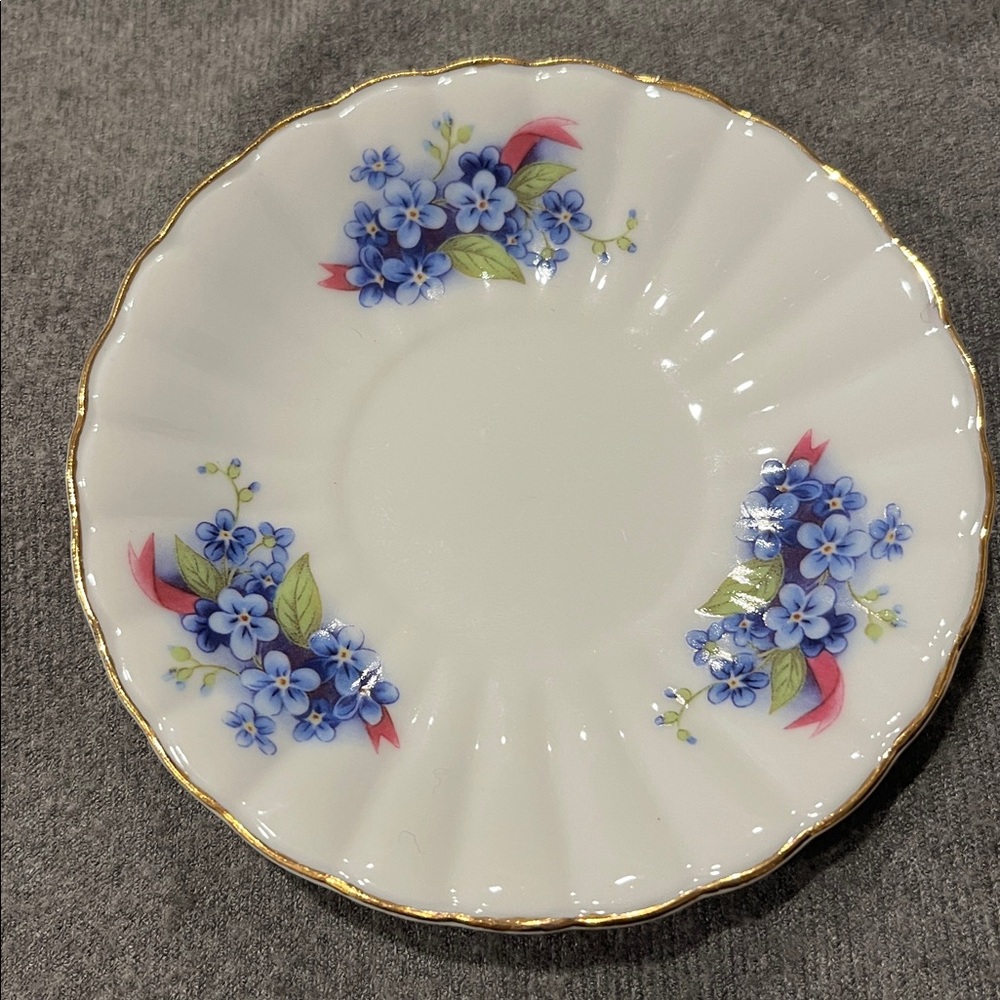 Set of 4 Saucers-Blue Floral w/Gold Rim - Picture 2 of 7